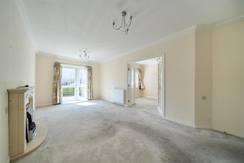 Apartment in Southampton - View 5