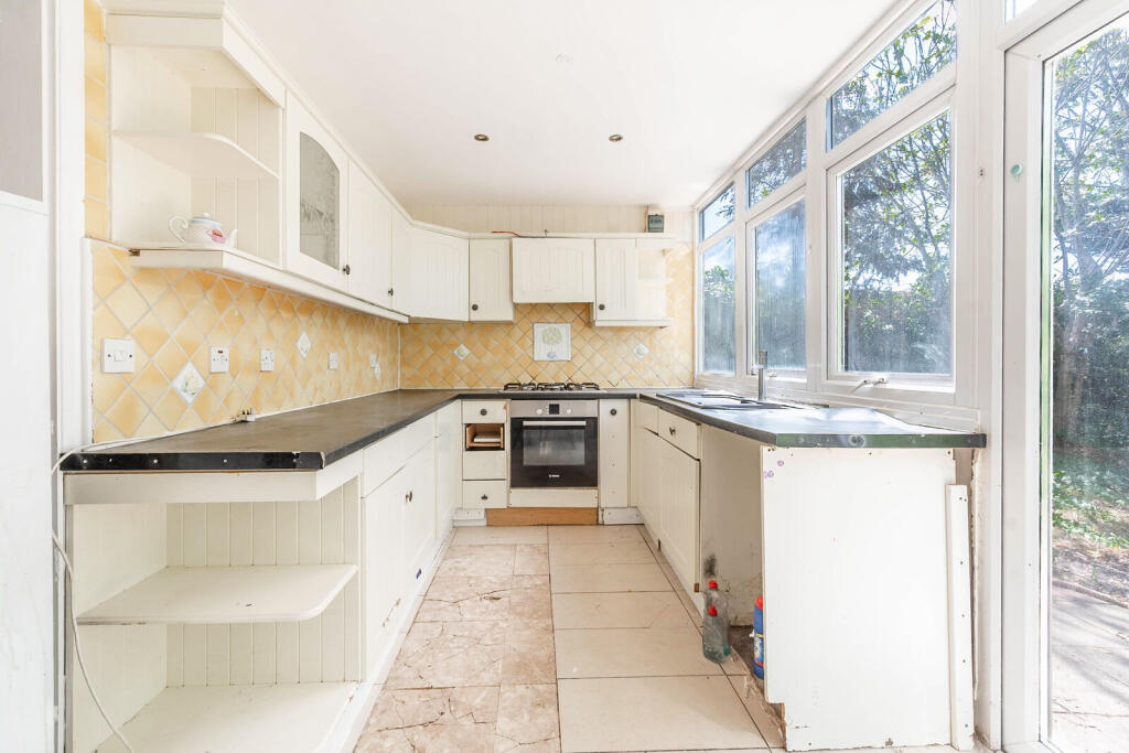 House in Southall - View 5