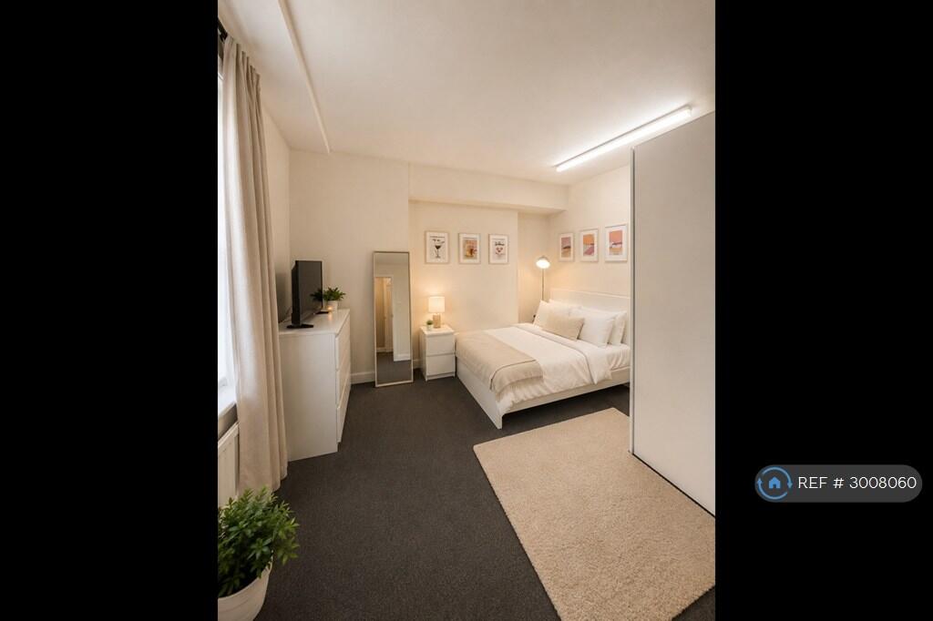 Apartment in London - View 5