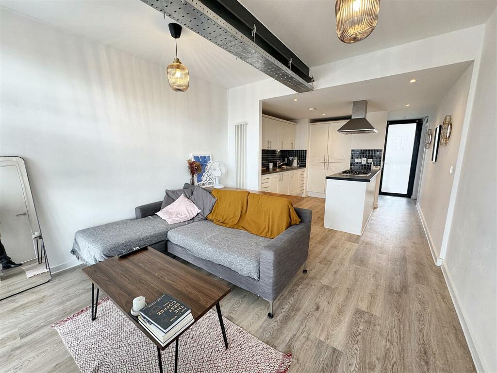 Apartment in London - View 4
