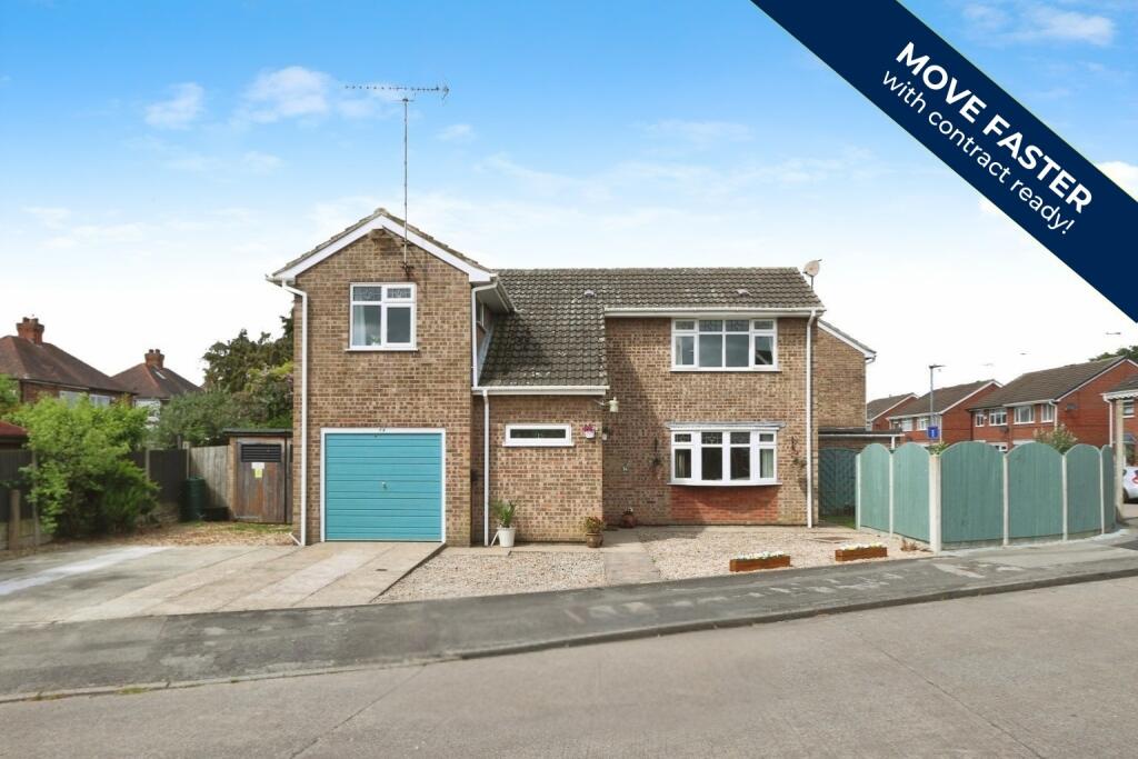 3-bed detached on Hawkshead Green, Hull, East Riding Of Yorkshire, HU4 7SZ, £220,000