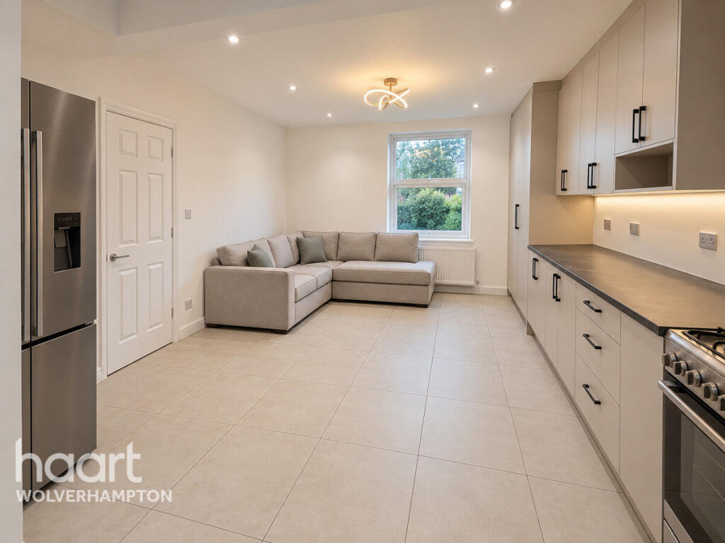 House in Dudley - View 3