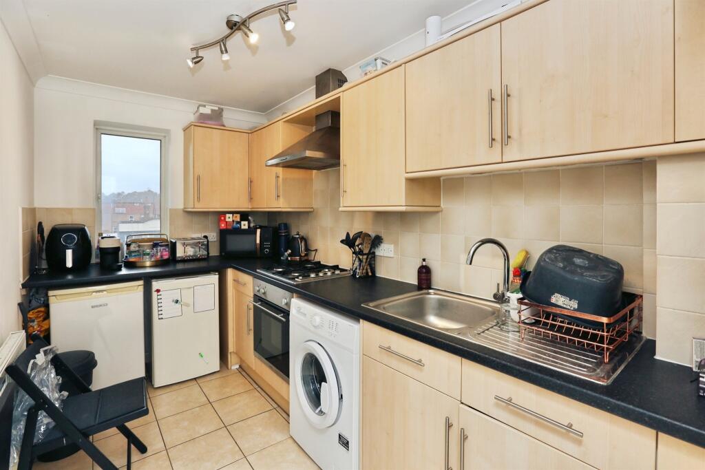 Apartment in Southampton - View 4