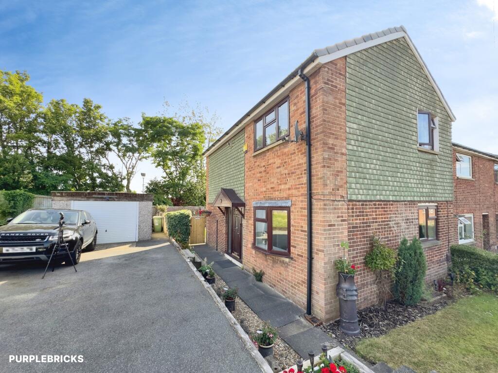 Main image of property: Manor Close, Yeadon, Leeds, LS19