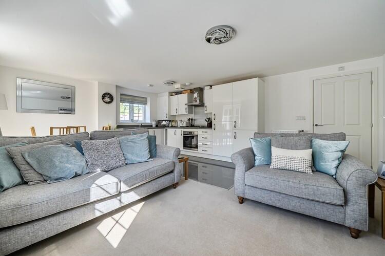 Apartment in Wokingham - View 2