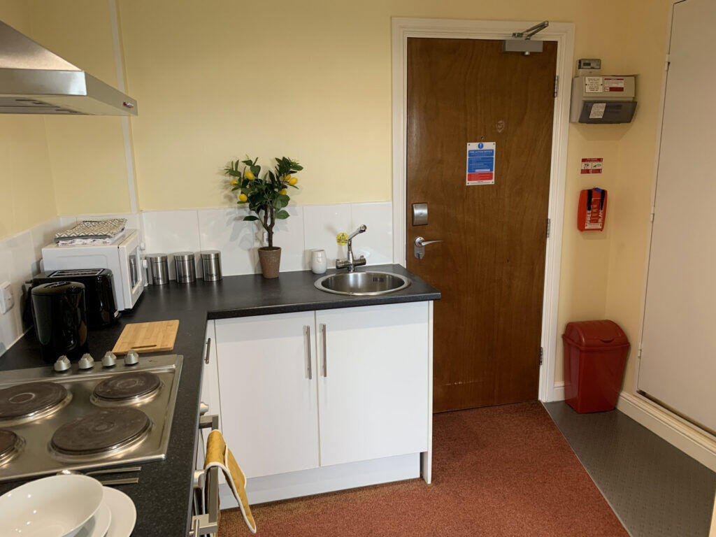 Apartment in Bradford - View 3