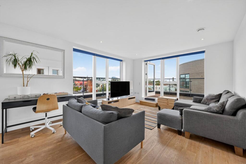 Main image of property: Holloway Road,
Islington, N7