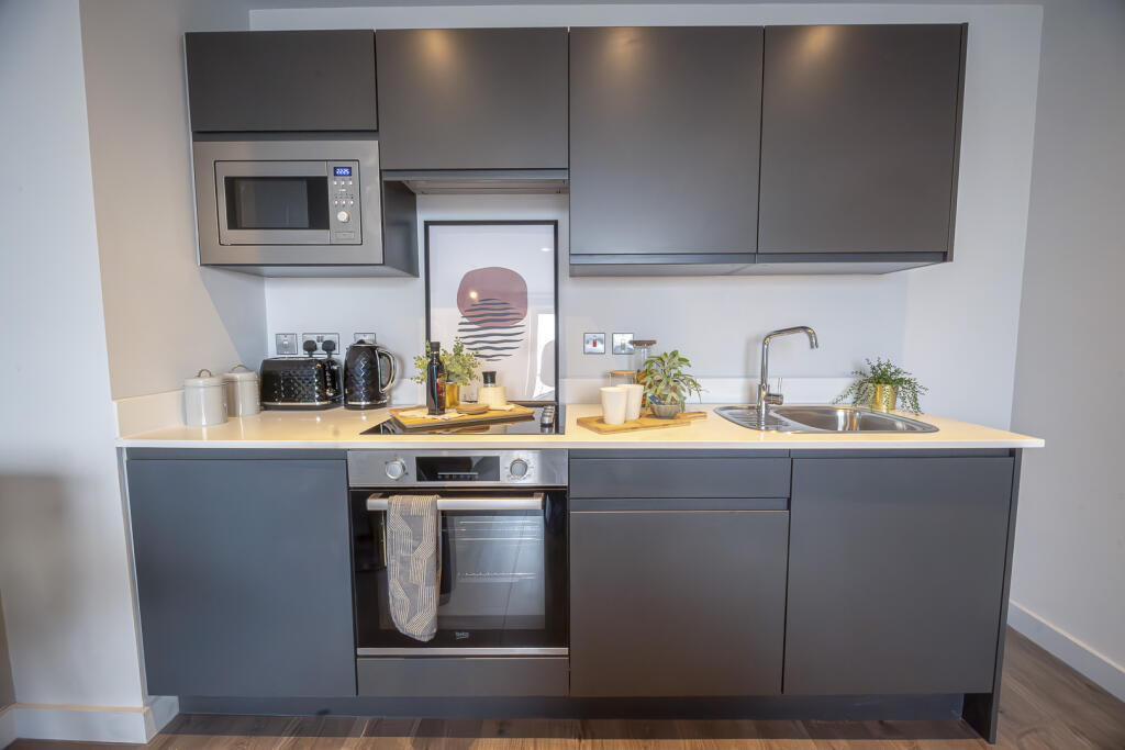 Apartment in Salford, Greater Manchester - View 5