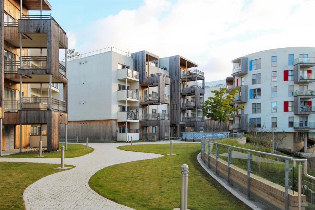 Main image of property: Glenalmond Avenue, Cambridge