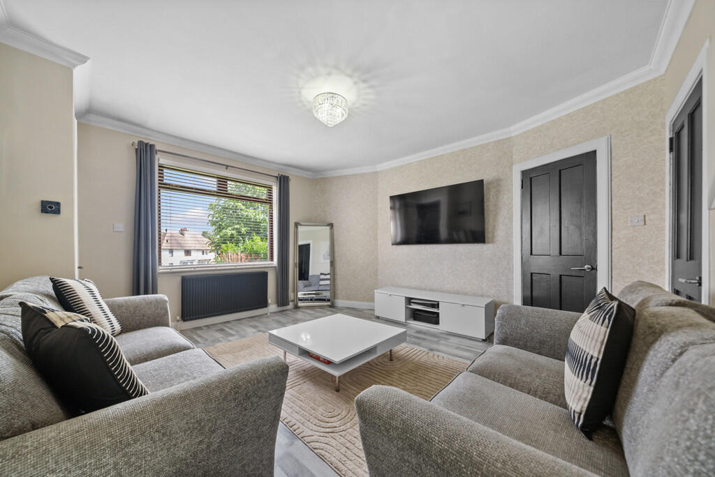 Bellfield Crescent, Barrhead, Renfrewshire photo 3