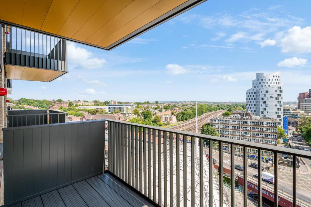 Apartment in Harrow - View 5