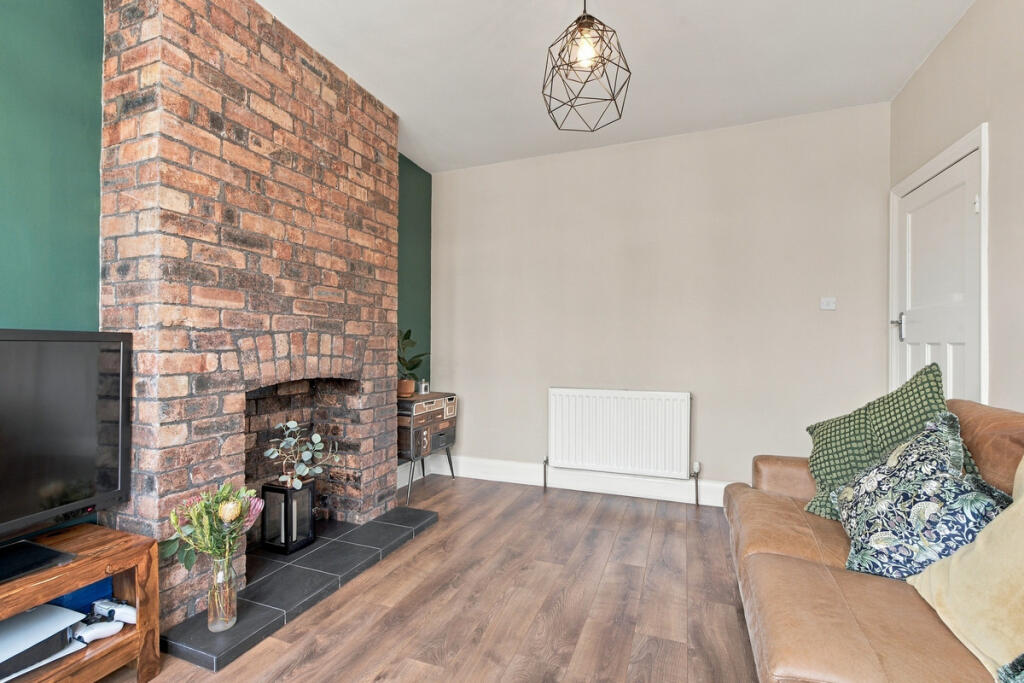 House in Stoke-on-Trent - More