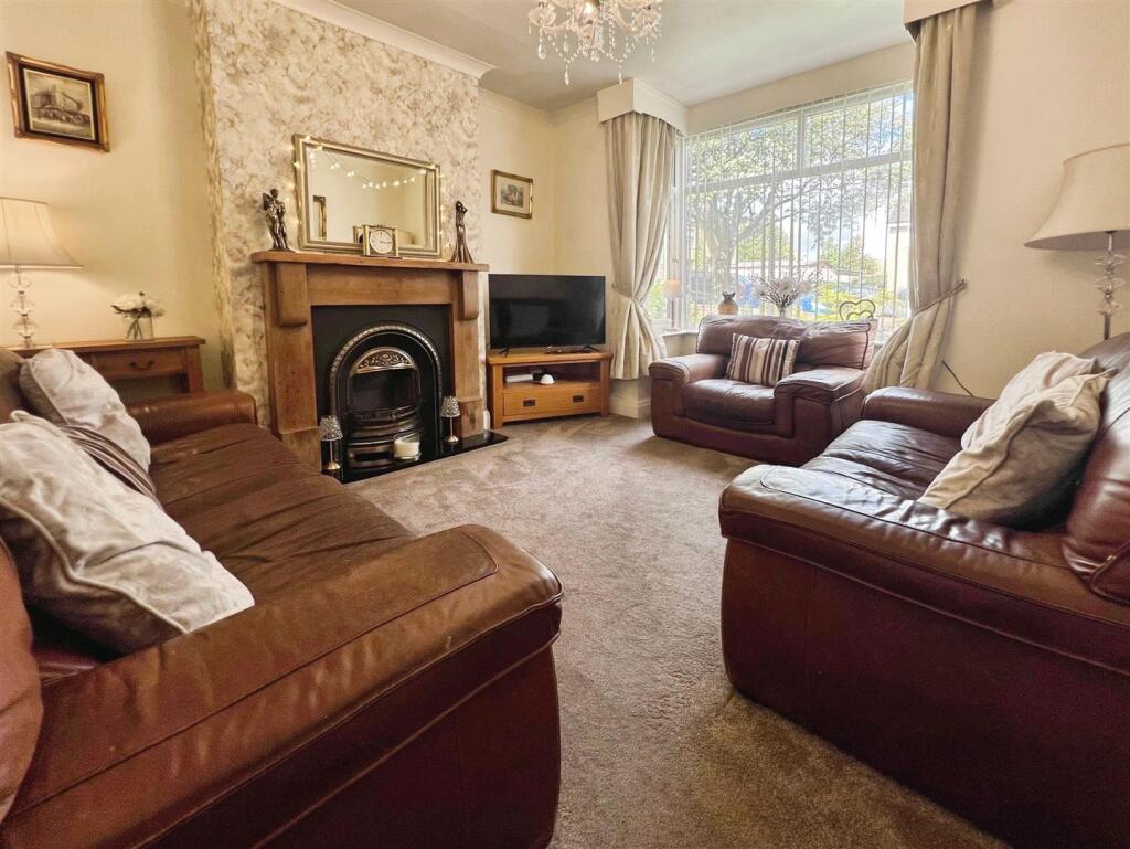 House in Bradford, West Yorkshire - View 3