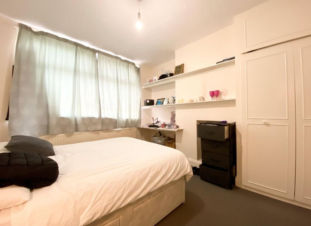 6 bedroom terraced house for rent