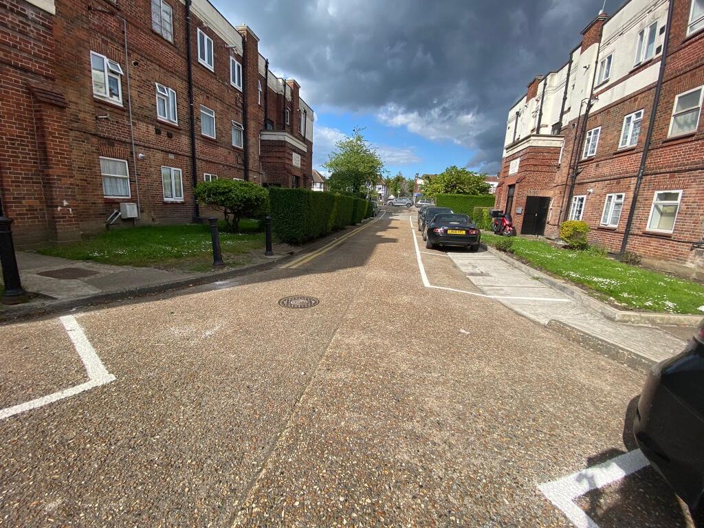 Main image of property: Watford Way, London, NW7