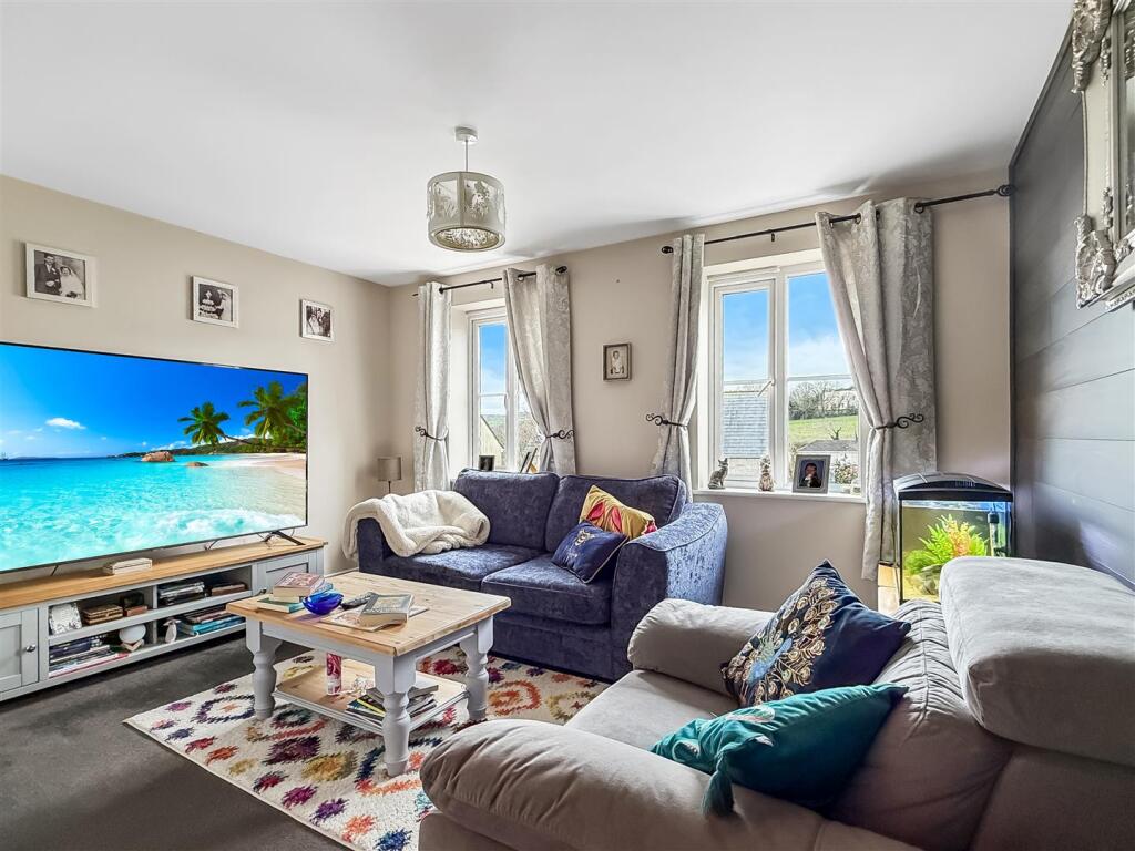 24, Honey Close, Bideford photo 2