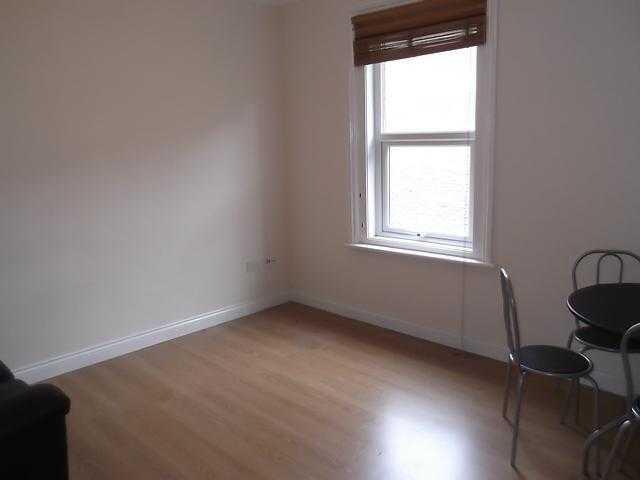 The Broadway, Southampton photo 2