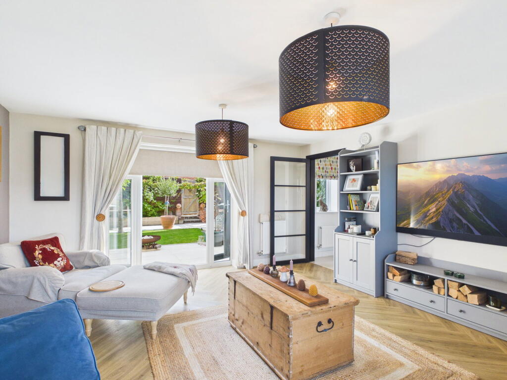 House in Ipswich - View 3