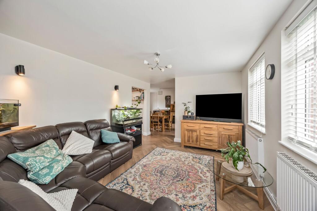 House in Henfield - More