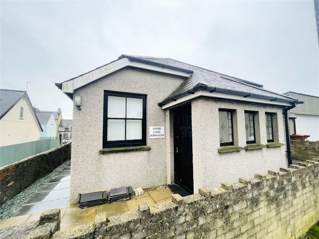 Studio other on Henbont Road, Criccieth, £140,000