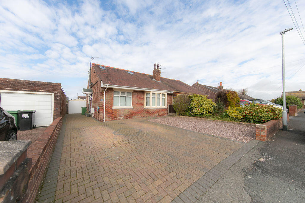 3-bed semi-detached on No. 1, Fylde View Close, Poulton-le-Fylde., £294,950