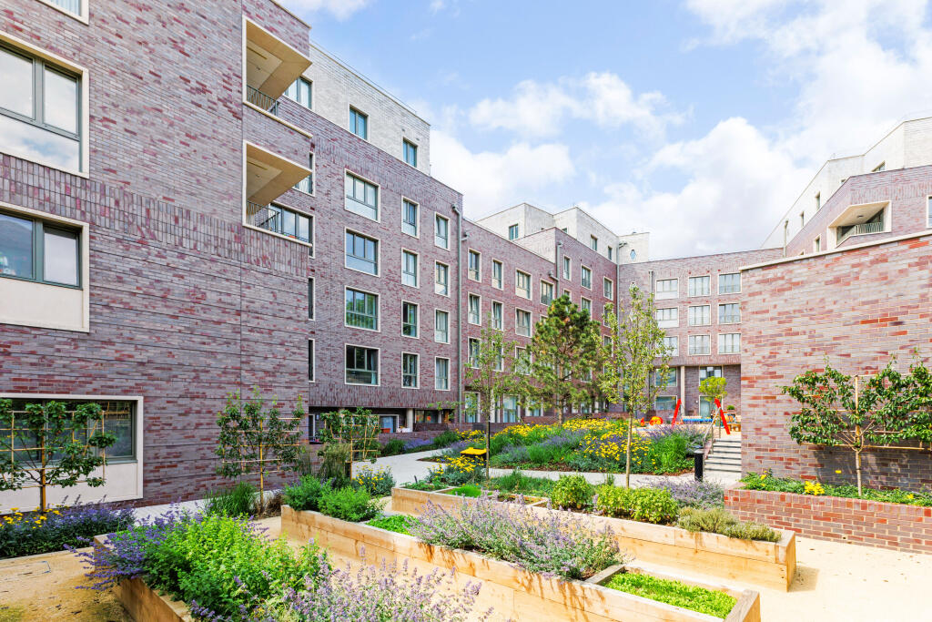 Apartment in London - More