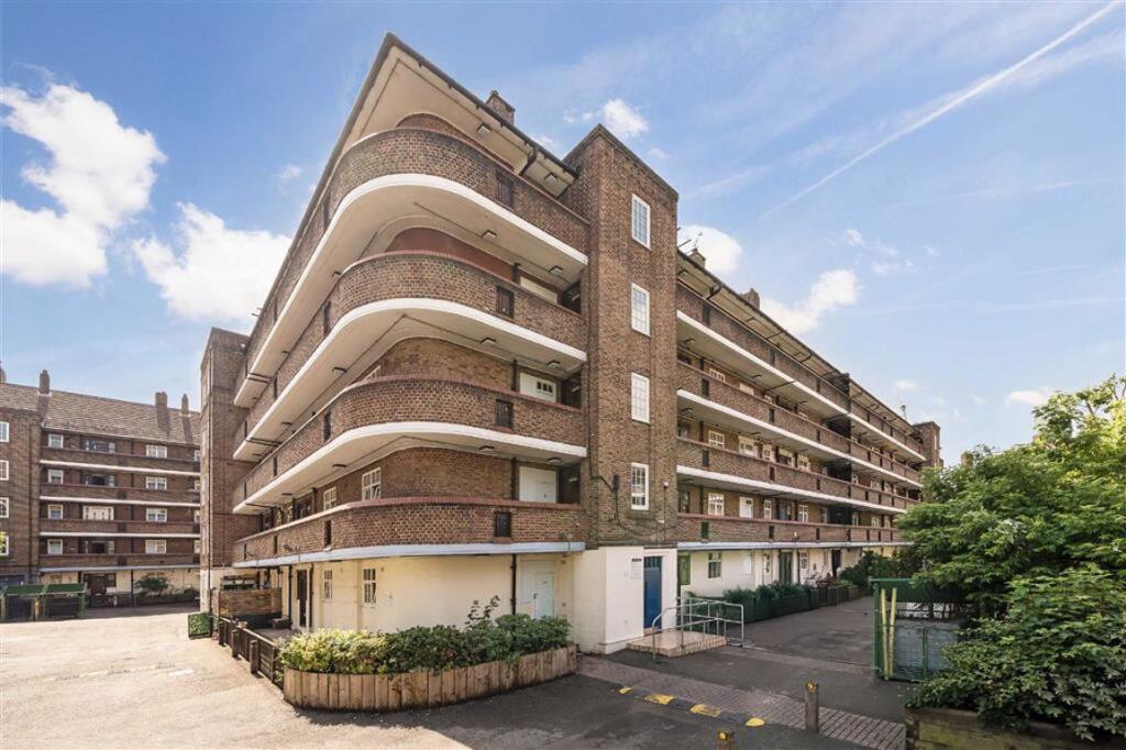 Main image of property: Kennington Park Road, Kennington