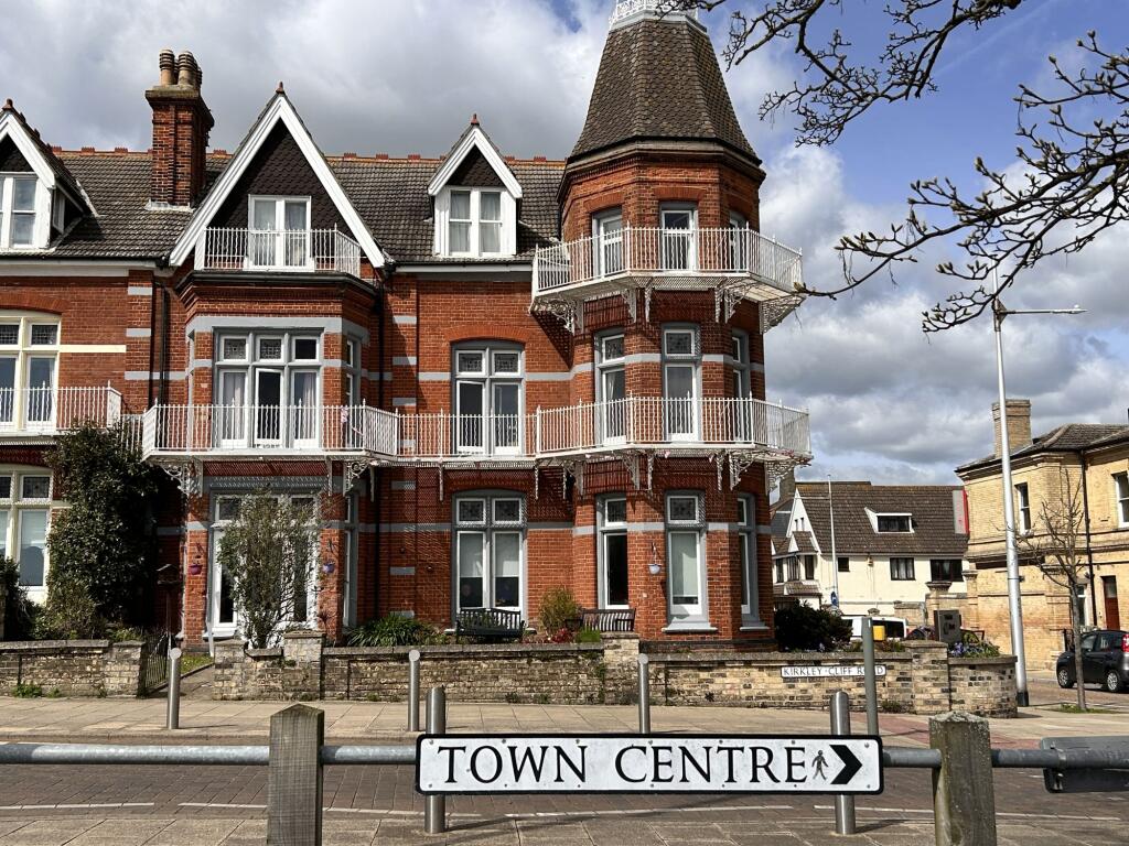 Kirkley Cliff Road, Lowestoft, Suffolk, NR33 0DB, Suffolk