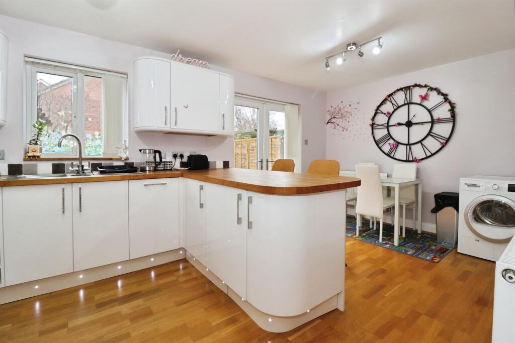 House in Bristol, Emersons Green - View 2