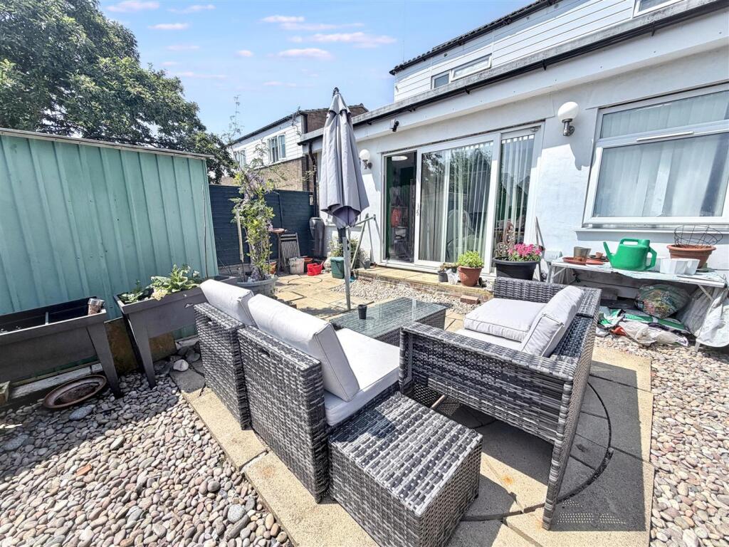 House in Milton Keynes, Stacey Bushes, Wolverton and Greenleys - View 2