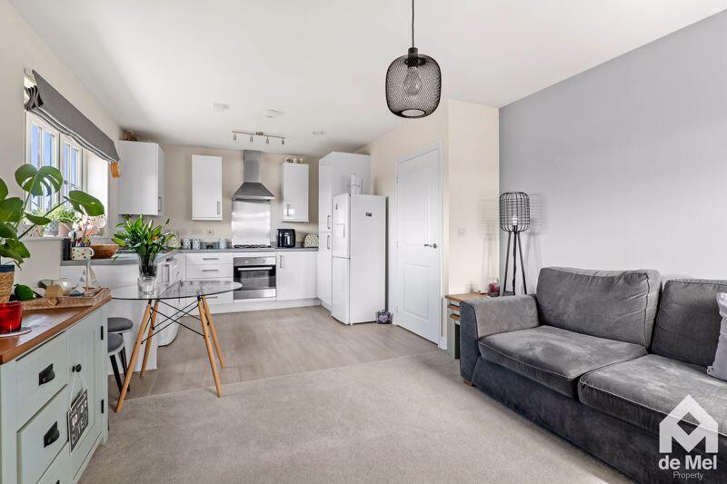 Valentine Road, Bishops Cleeve, Gloucestershire, GL52 photo 3
