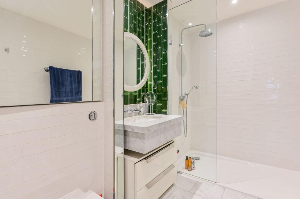 Apartment in London - More