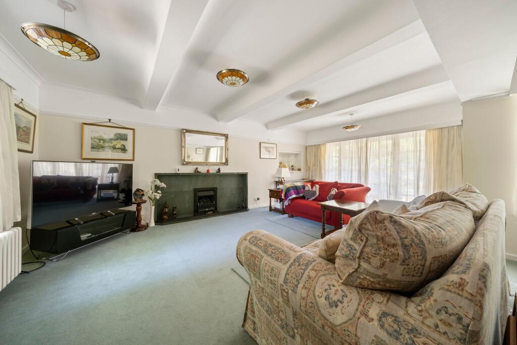 Cobham Road, Fetcham, KT22 photo 4