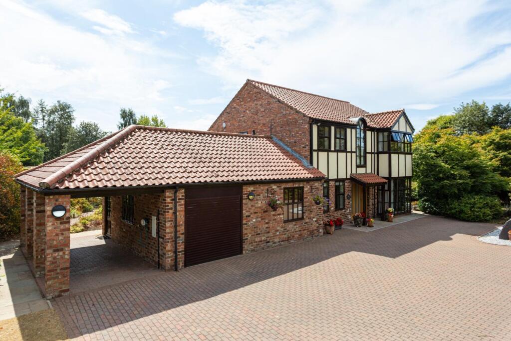 Thirsk Road, Easingwold photo 2