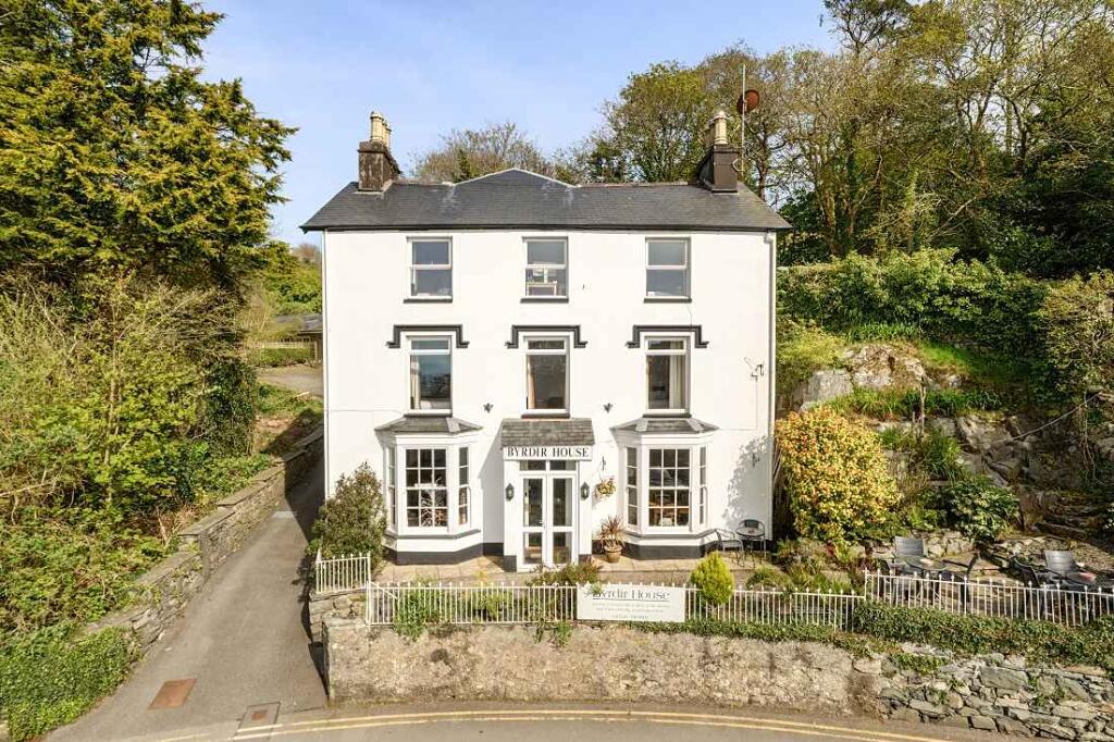 Main image of property: NW-625205 - Byrdir House, High Street, Harlech LL46 2YA