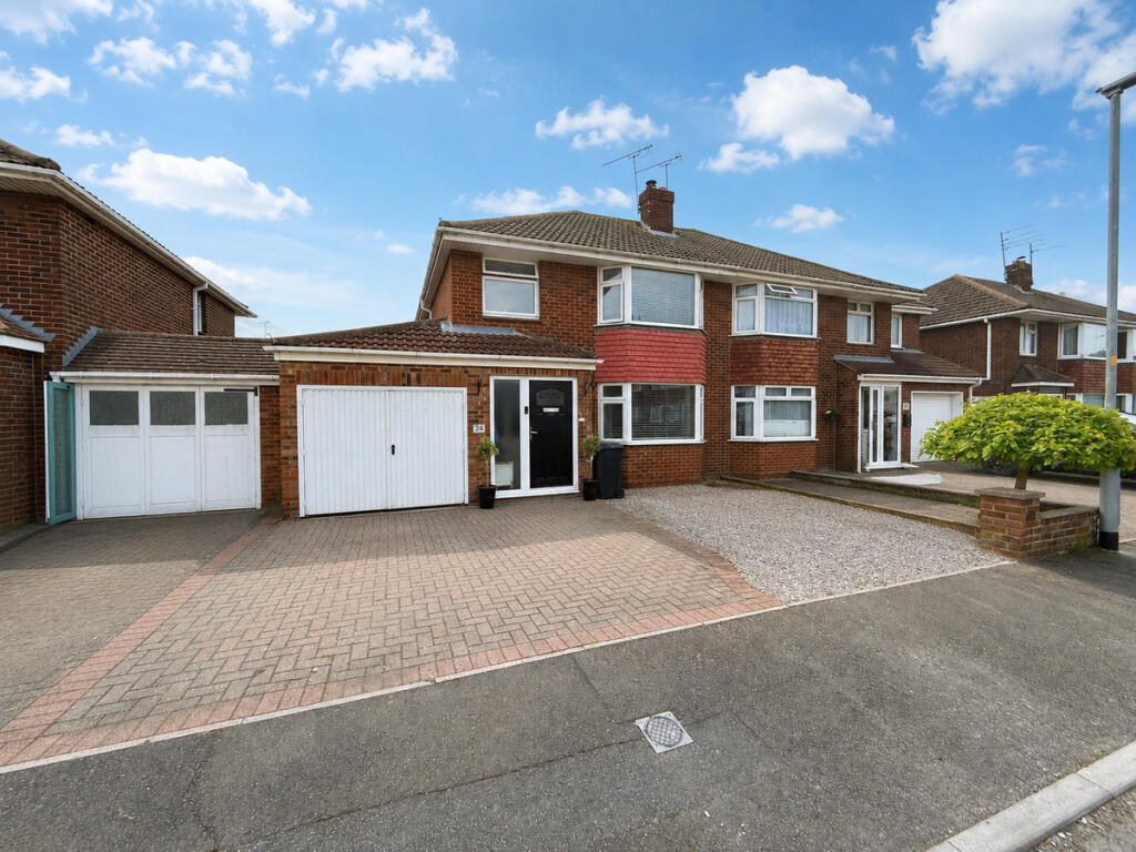 Main image of property: Bucklebury Close, Swindon, SN3 4