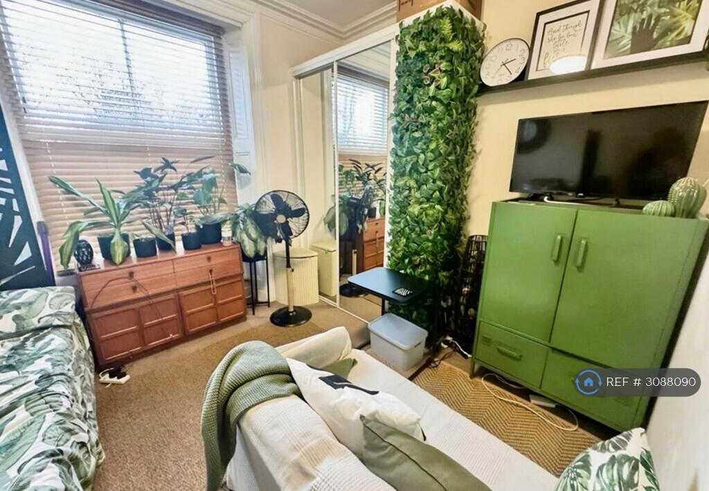 Main image of property: Bath Road, Swindon, SN1