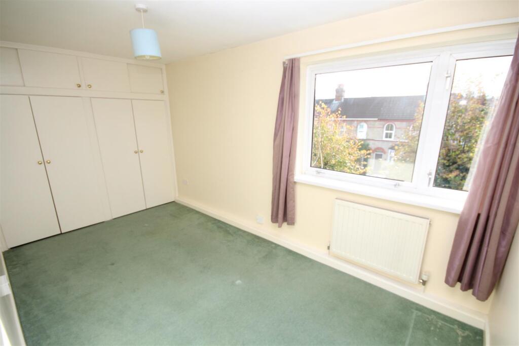 Apartment in Salisbury, Wiltshire - View 5