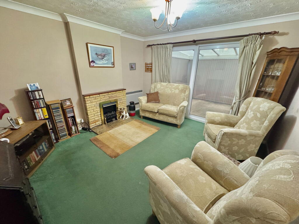 Lester Drive, Haddenham photo 2