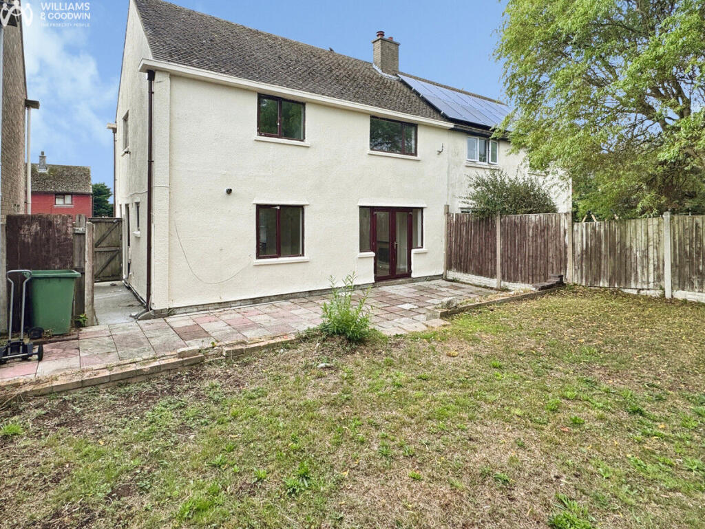 House in Holyhead, Llanfihangel yn Nhowyn, Llanfair-yn-Neubwll - View 4