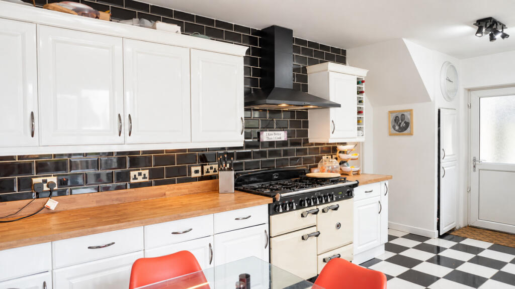 House in London - View 2
