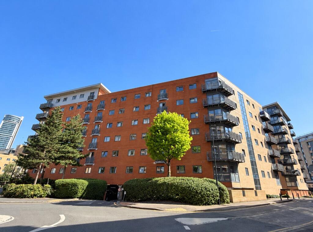 Main image of property: Velocity West, 5 City Walk, Leeds, LS11