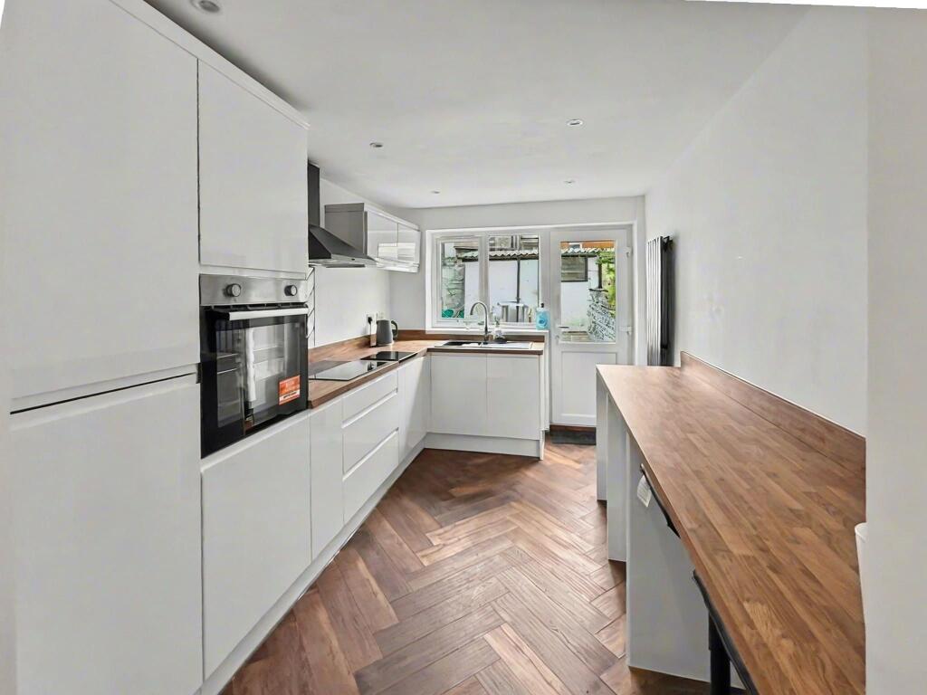 Parry Street, Ton Pentre photo 2