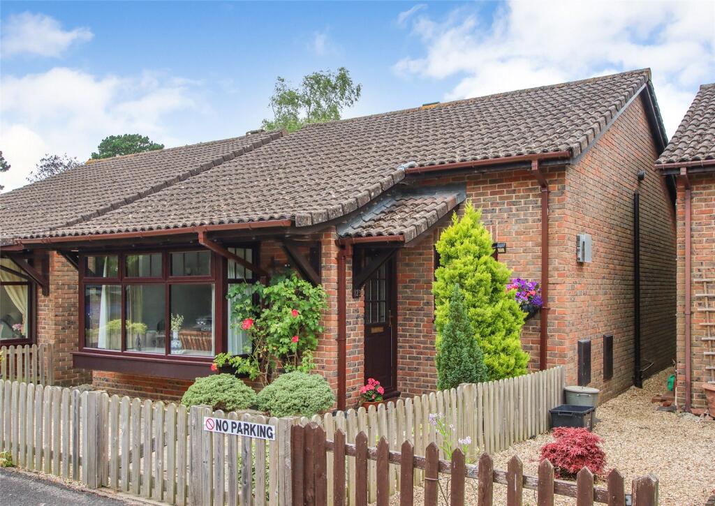 2-bed house on Woodley Gardens, Lymington, Hampshire, SO41, £385,000