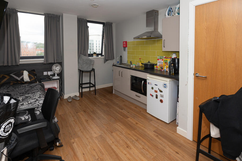 Apartment in Sheffield, South Yorkshire - View 4