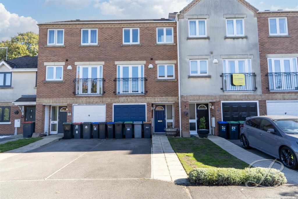 4-bed house on Ashleigh Avenue, Sutton-In-Ashfield, £180,000
