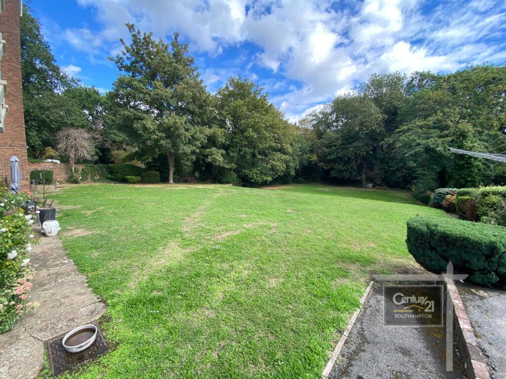 Apartment in Southampton - More