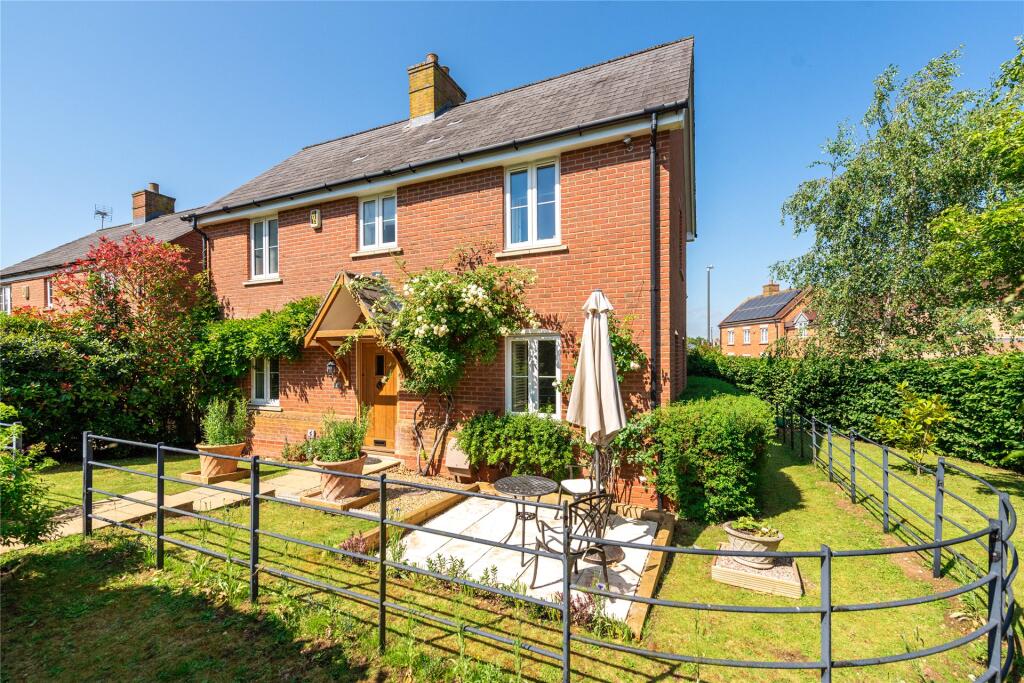 Main image of property: Whitehead Way, Buckingham, Buckinghamshire, MK18