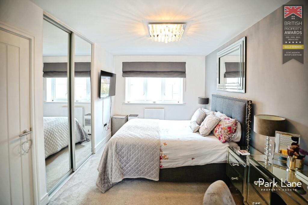 House in East Hertfordshire, St Michael's Hurst, Bishop's Stortford - More
