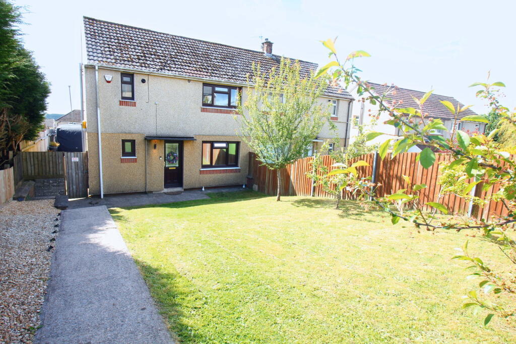 Main image of property: Claerwen, Gelligaer, Hengoed, CF82 8EY